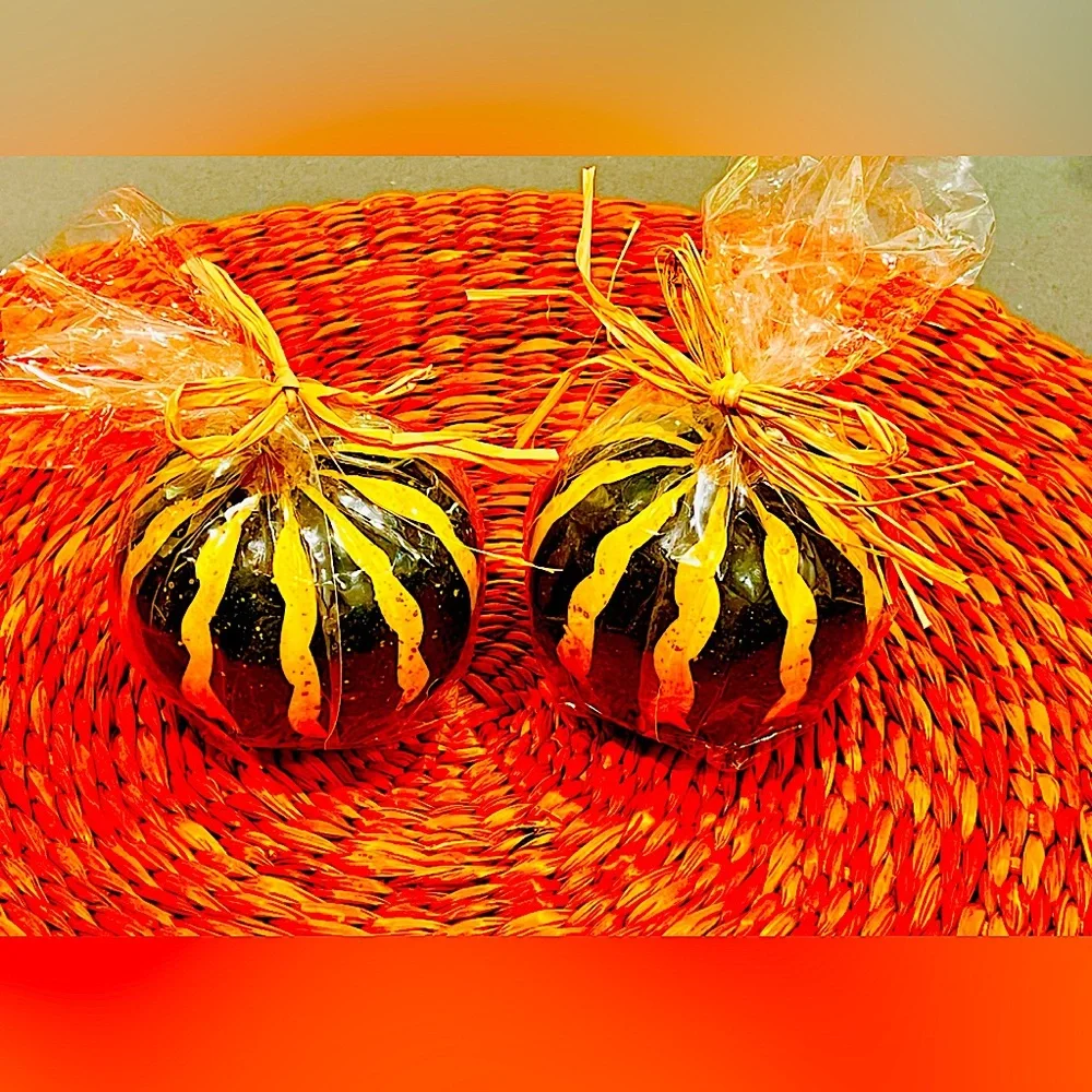 Crate&Barrel 2 1/2” X 3” set of Gourd Candles autumn NewGift wrapped raffia bow
